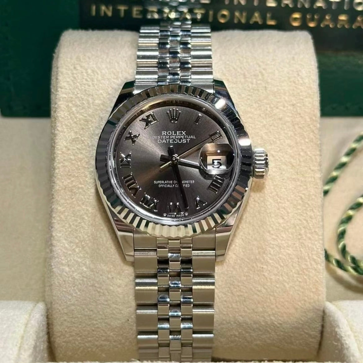 Rolex Lady-Datejust 279174 Grey Roman Oyster 2025