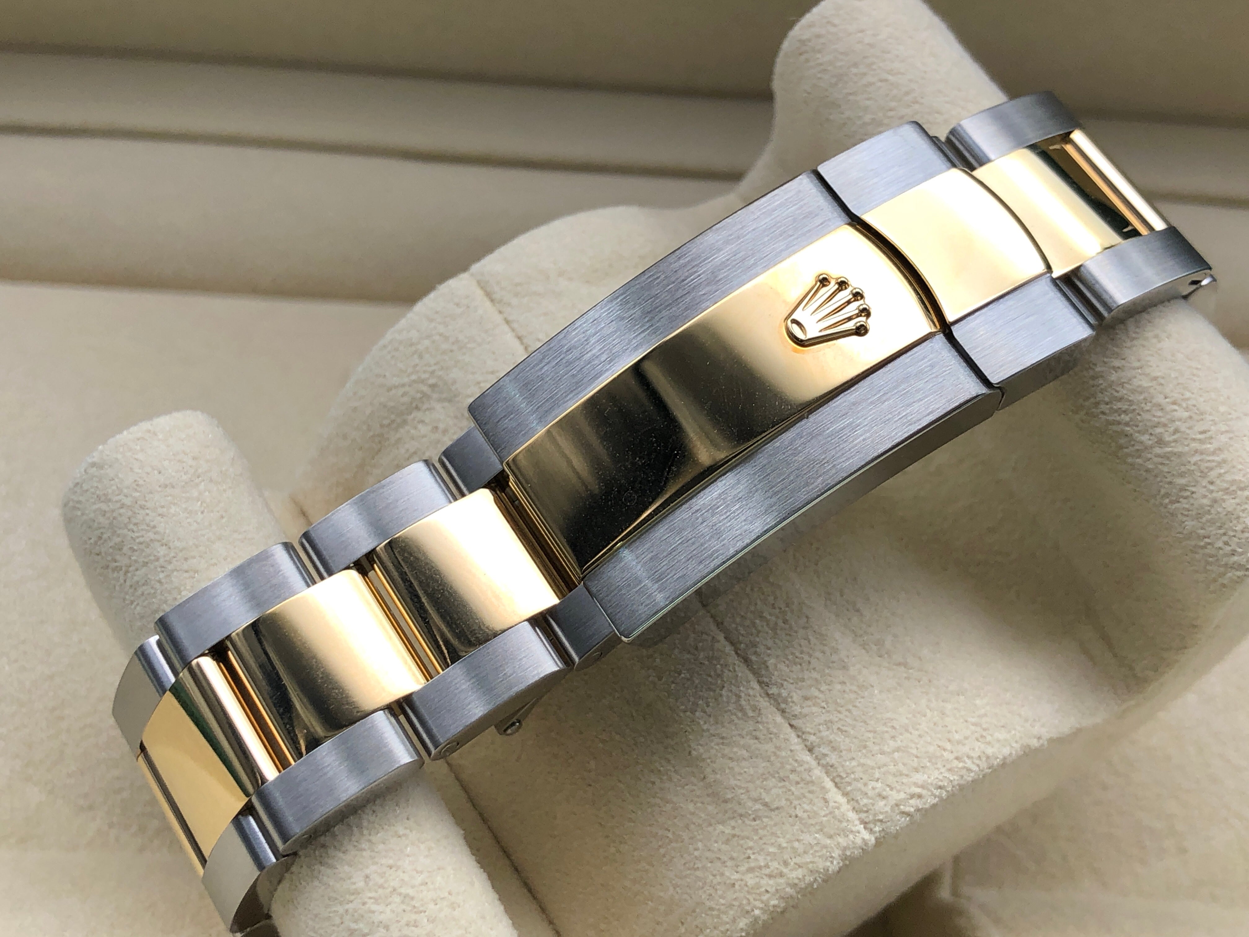 Rolex Sky-Dweller 42mm 326933 Black Oyster 2021