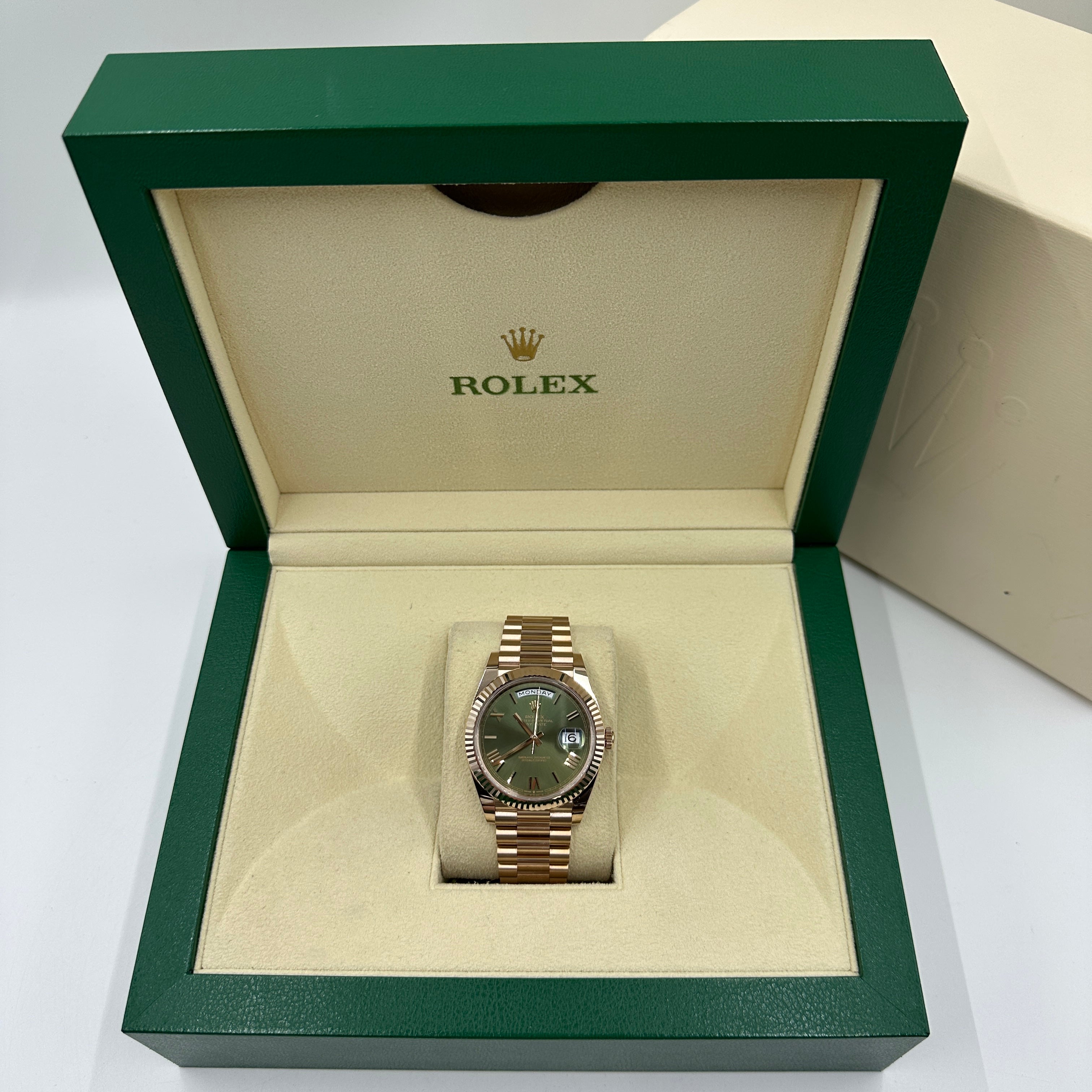 Rolex Day-Date 40 40mm 228235 Green Roman 2024