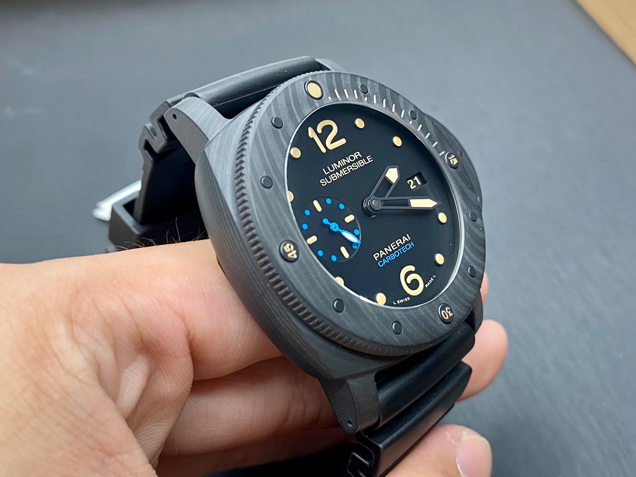 Panerai Submersible 47mm Carbotech™ PAM00616 2017