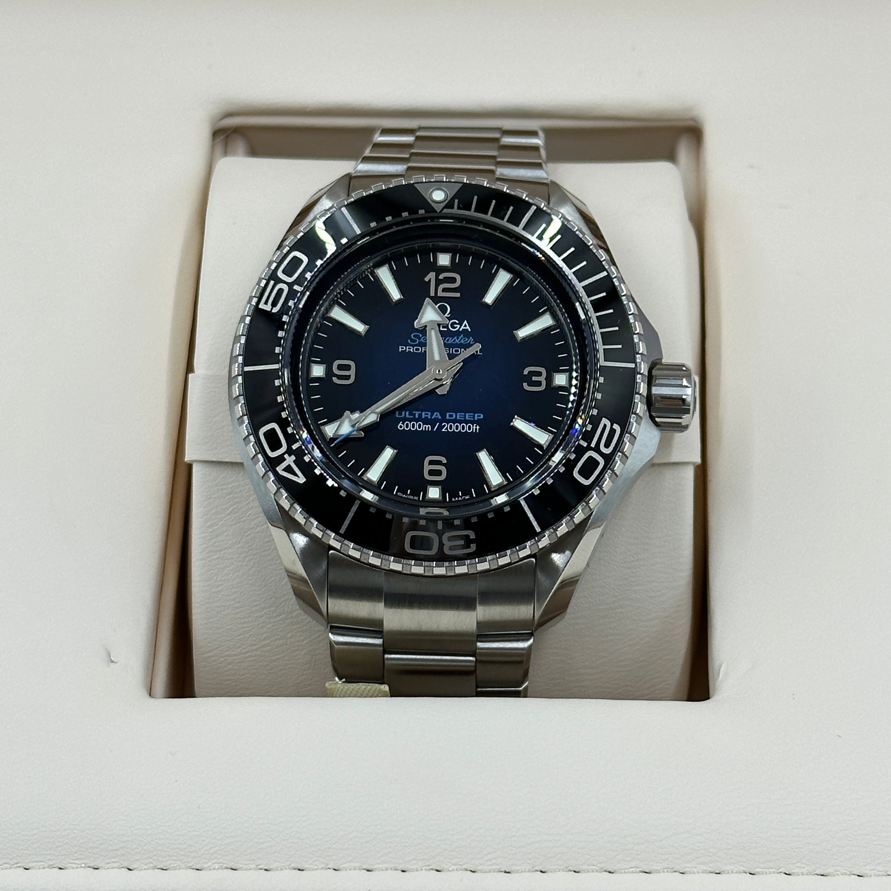 Omega Seamaster Planet Ocean 6000M 45.5 mm 215.30.46.21.03.001 2023