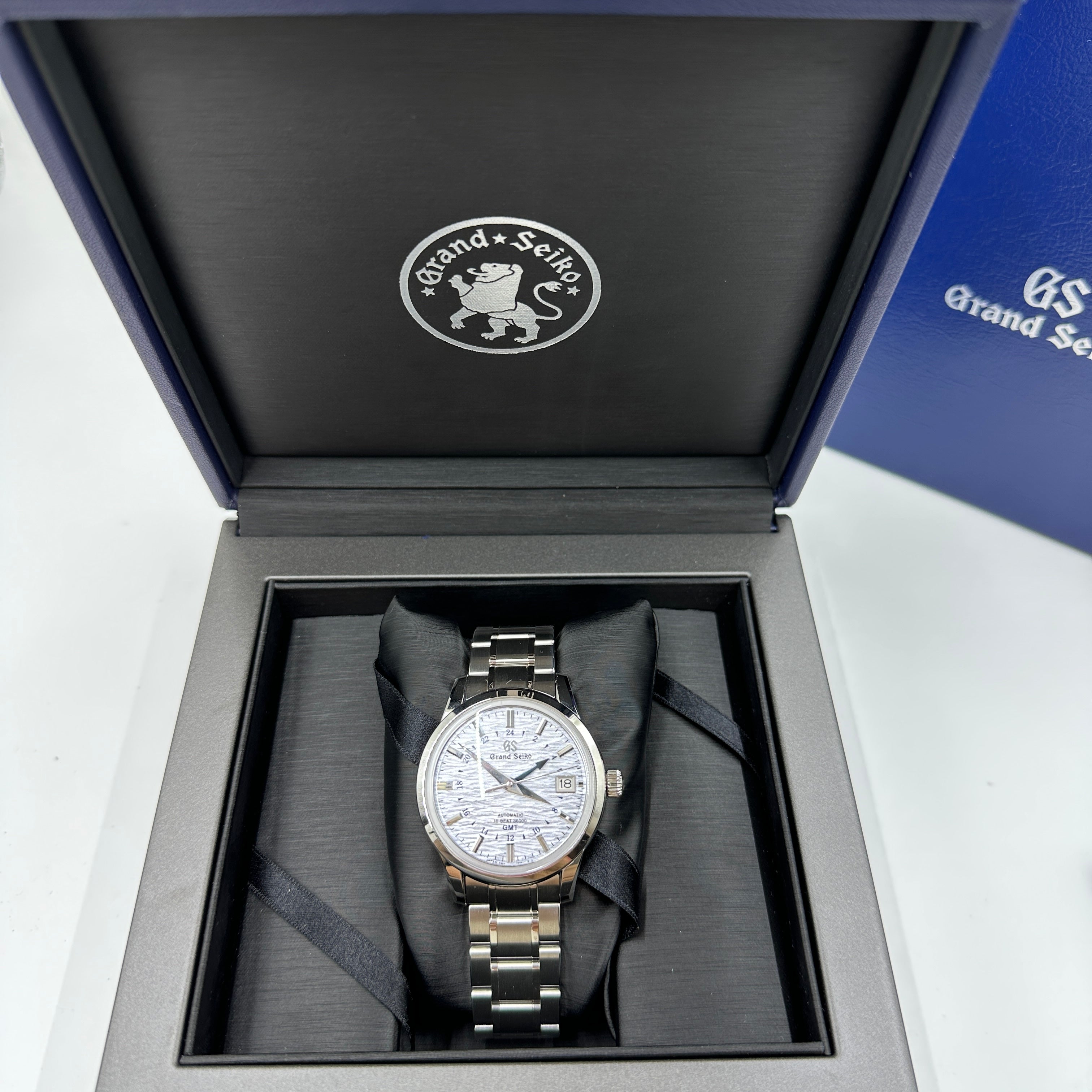 Grand Seiko Elegance 39.5mm SBGJ249G 2023