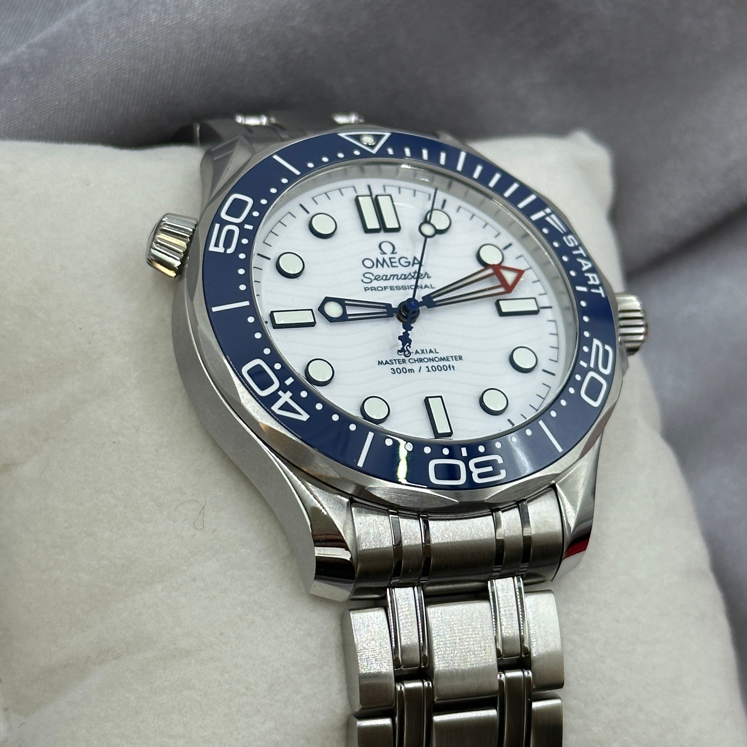 Omega Seamaster Diver 300M 42mm 210.30.42.20.04.002 2024 JLV