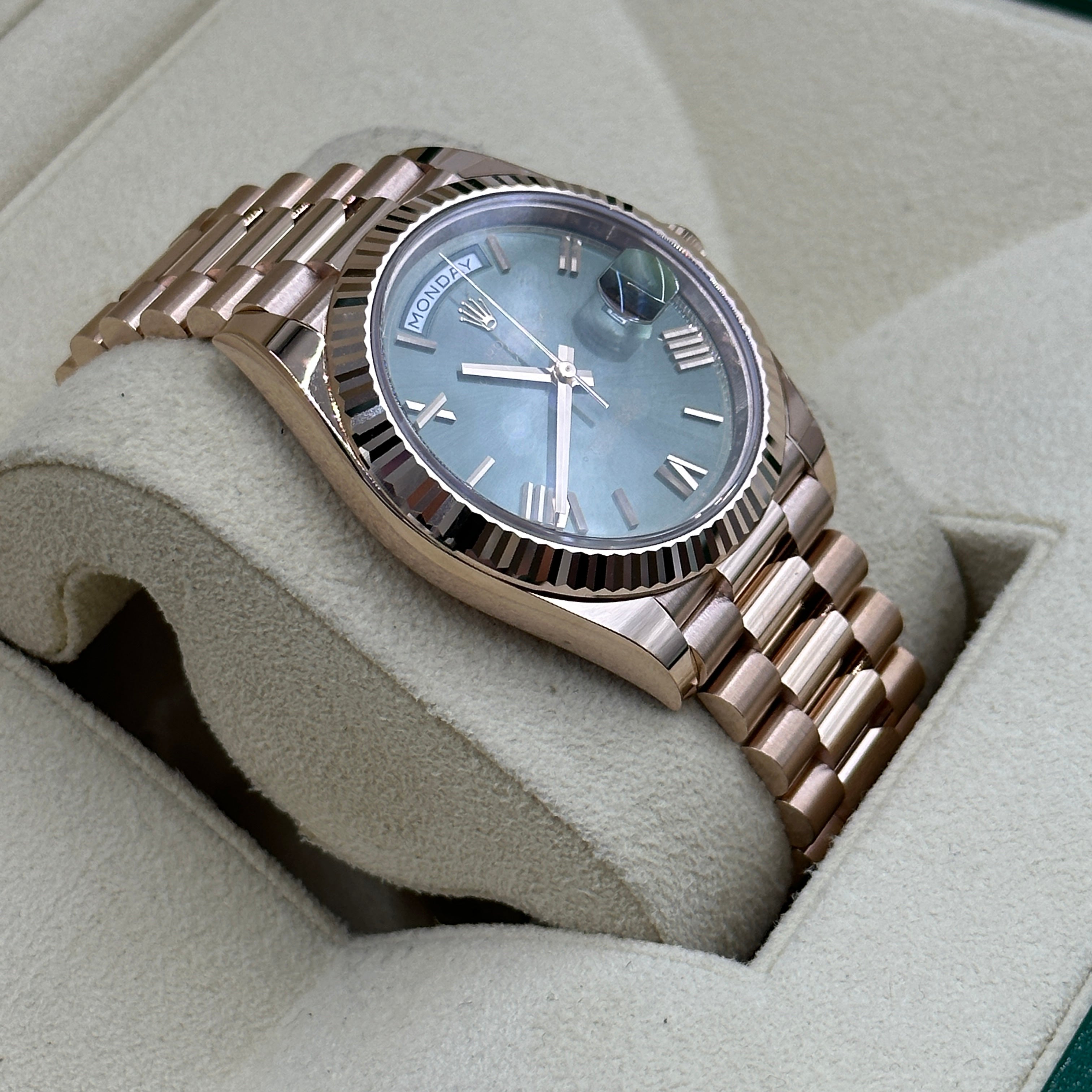 Rolex Day-Date 40 40mm 228235 Green Roman 2024