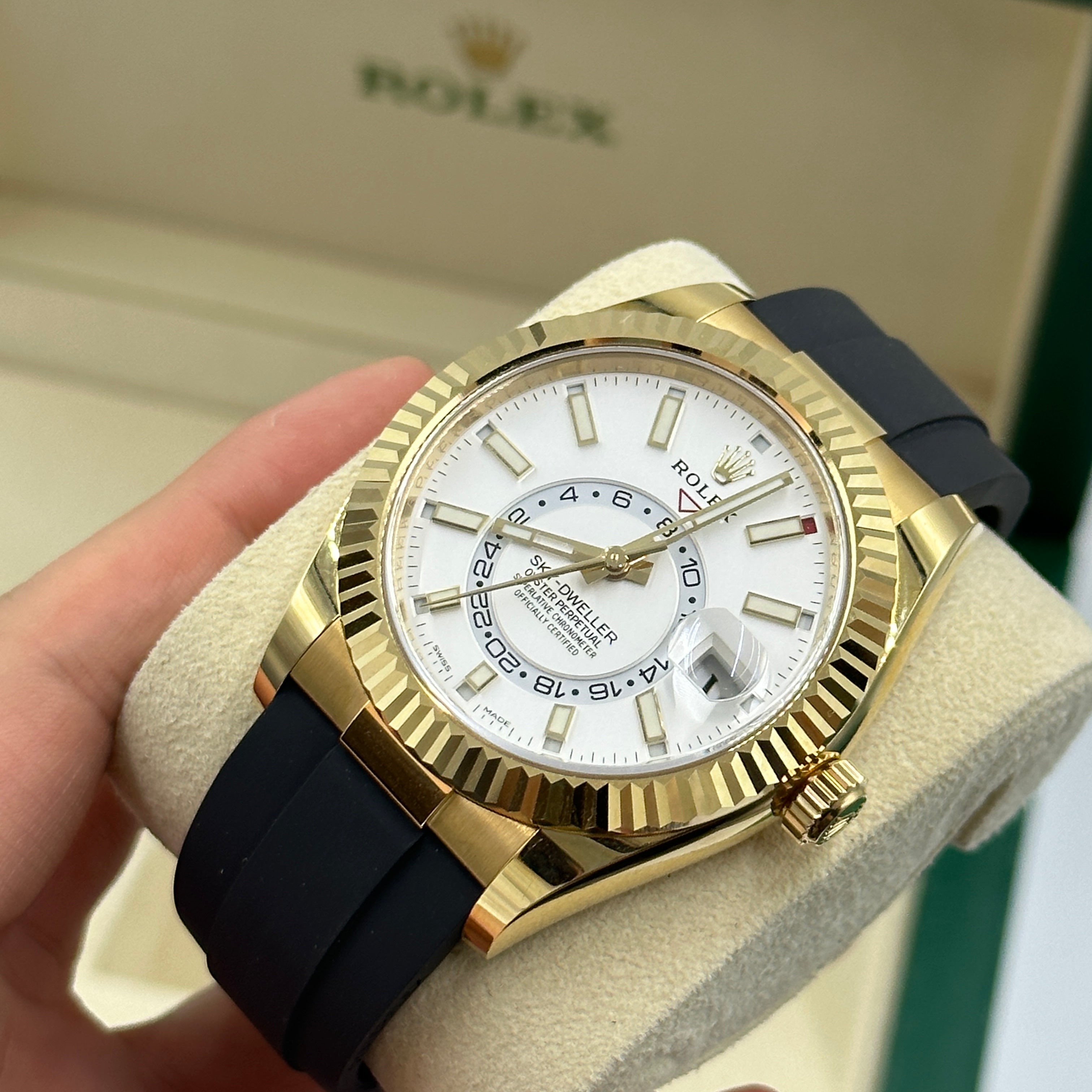Rolex Sky-Dweller 42mm 326238 White 2021