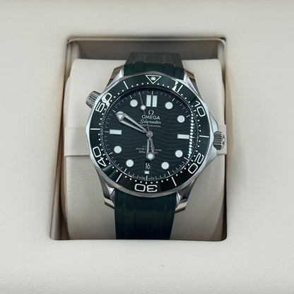 Omega Seamaster Diver 300M 42mm Green Rubber 210.32.42.20.10.001