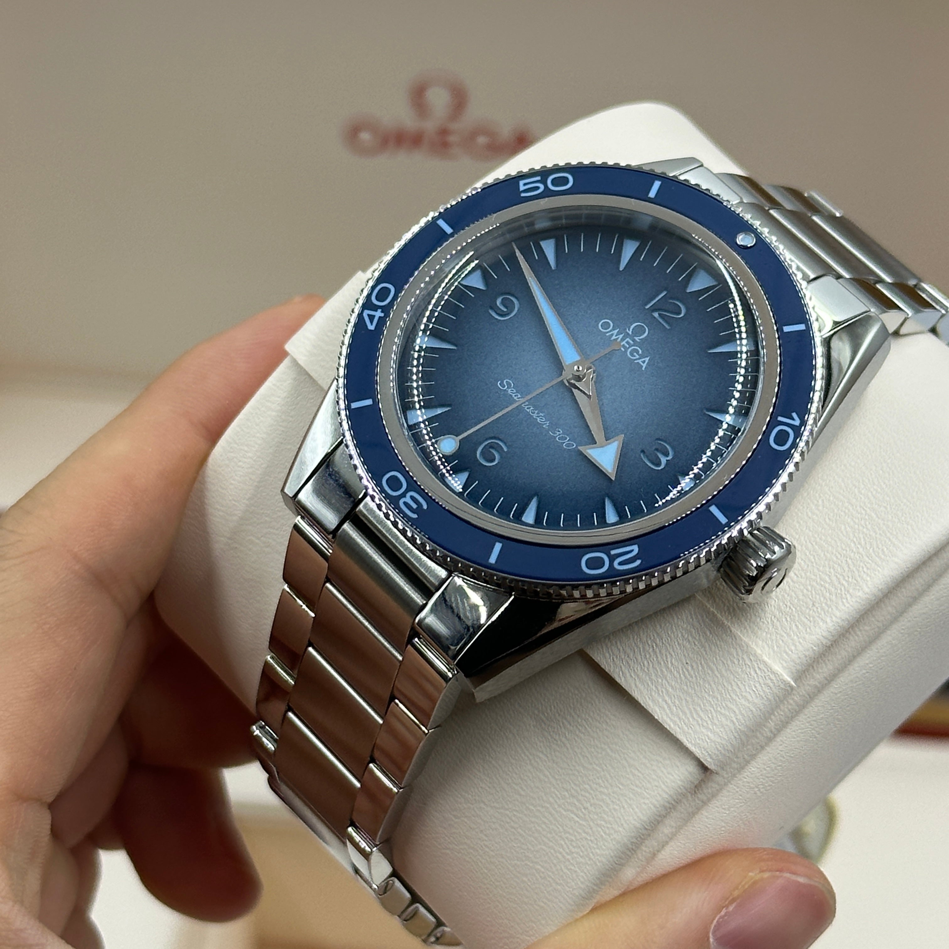 Omega Seamaster 300 Master Chronometer 41mm 234.30.41.21.03.002 2023