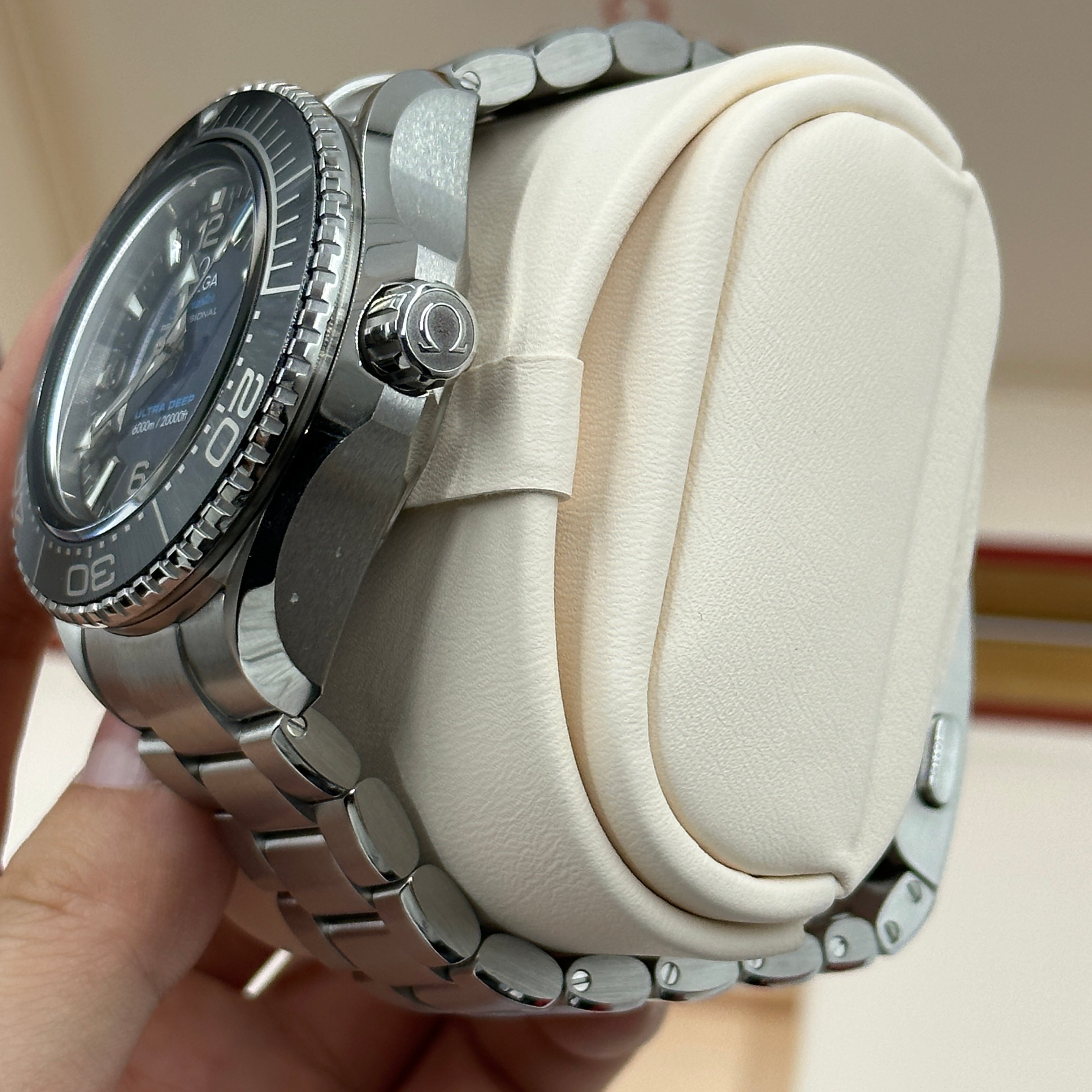 Omega Seamaster Planet Ocean 6000M 45.5 mm 215.30.46.21.03.001 2023