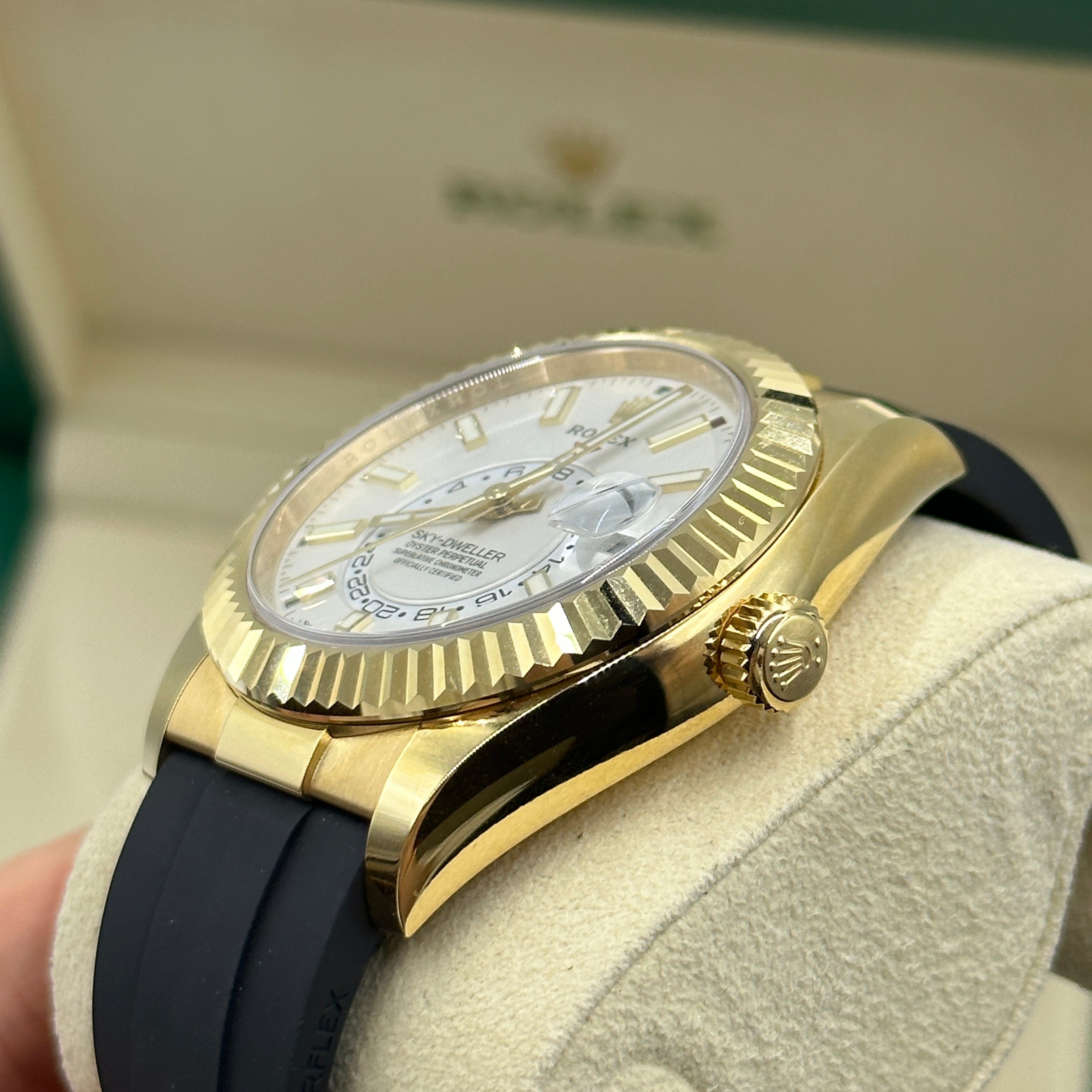 Rolex Sky-Dweller 42mm 326238 White 2021