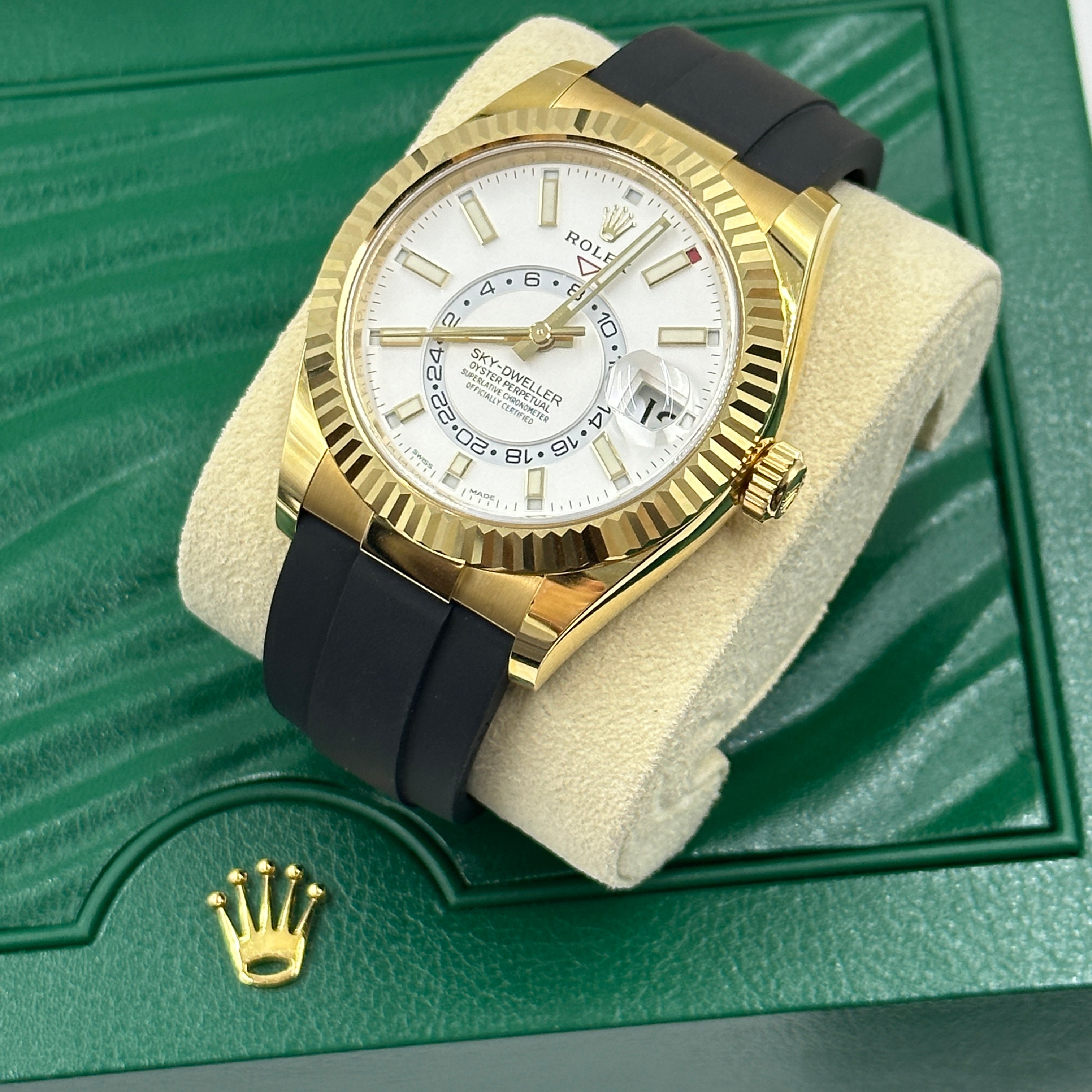 Rolex Sky-Dweller 42mm 326238 White 2021