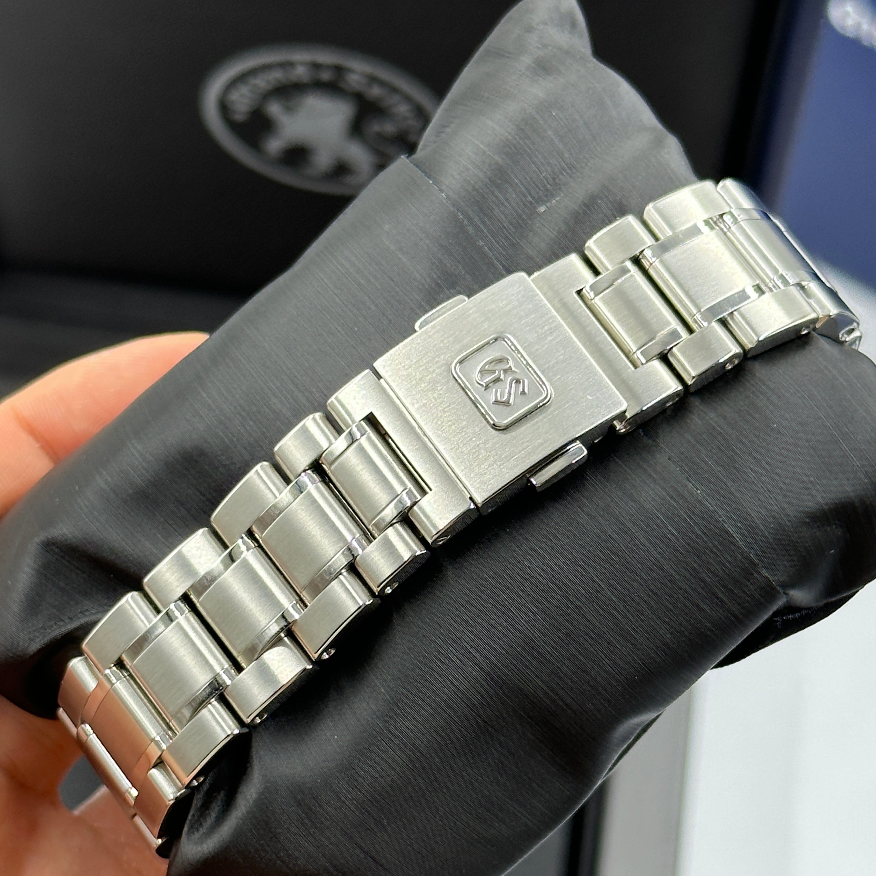 Grand Seiko Elegance 39.5mm SBGJ249G 2023