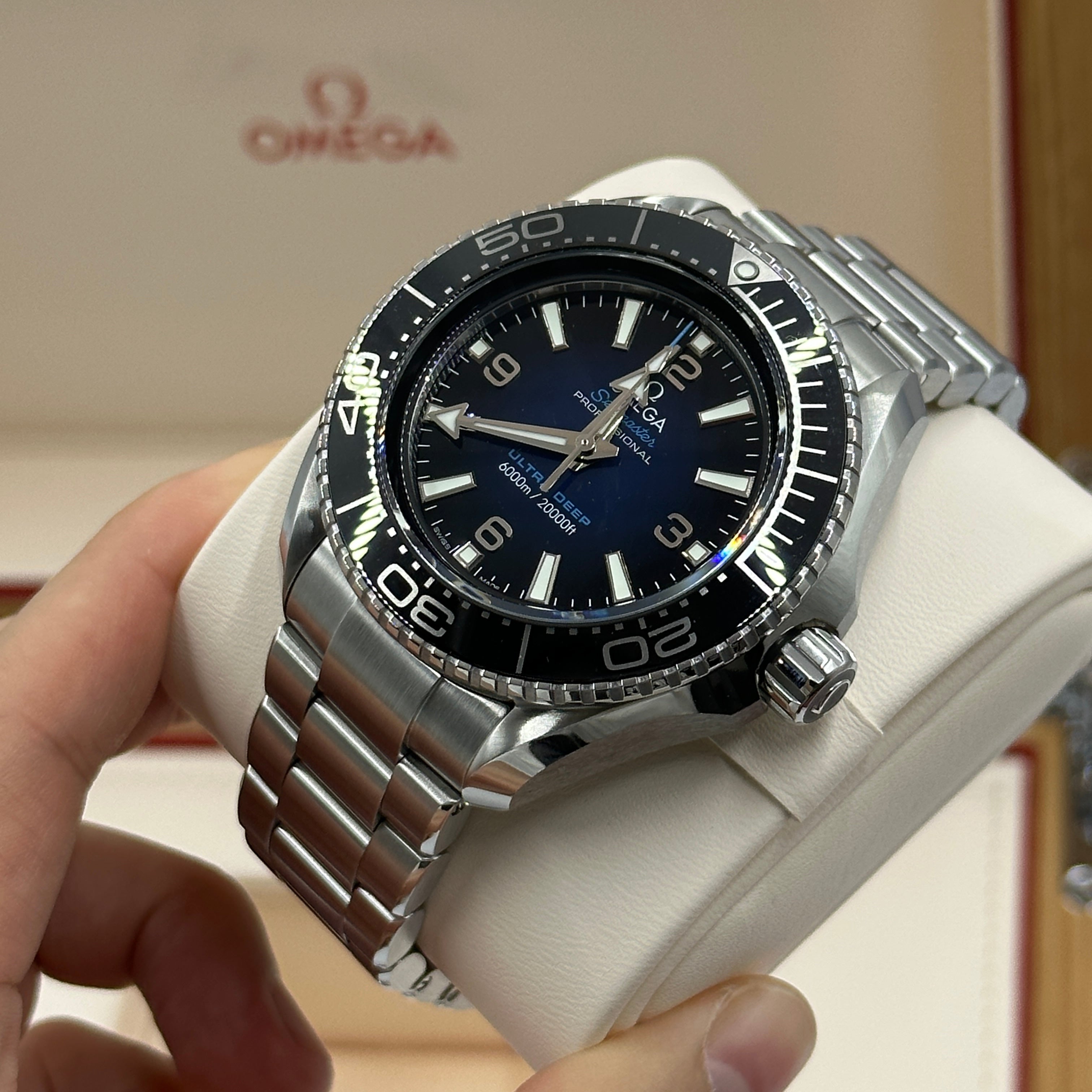 Omega Seamaster Planet Ocean 6000M 45.5 mm 215.30.46.21.03.001 2023