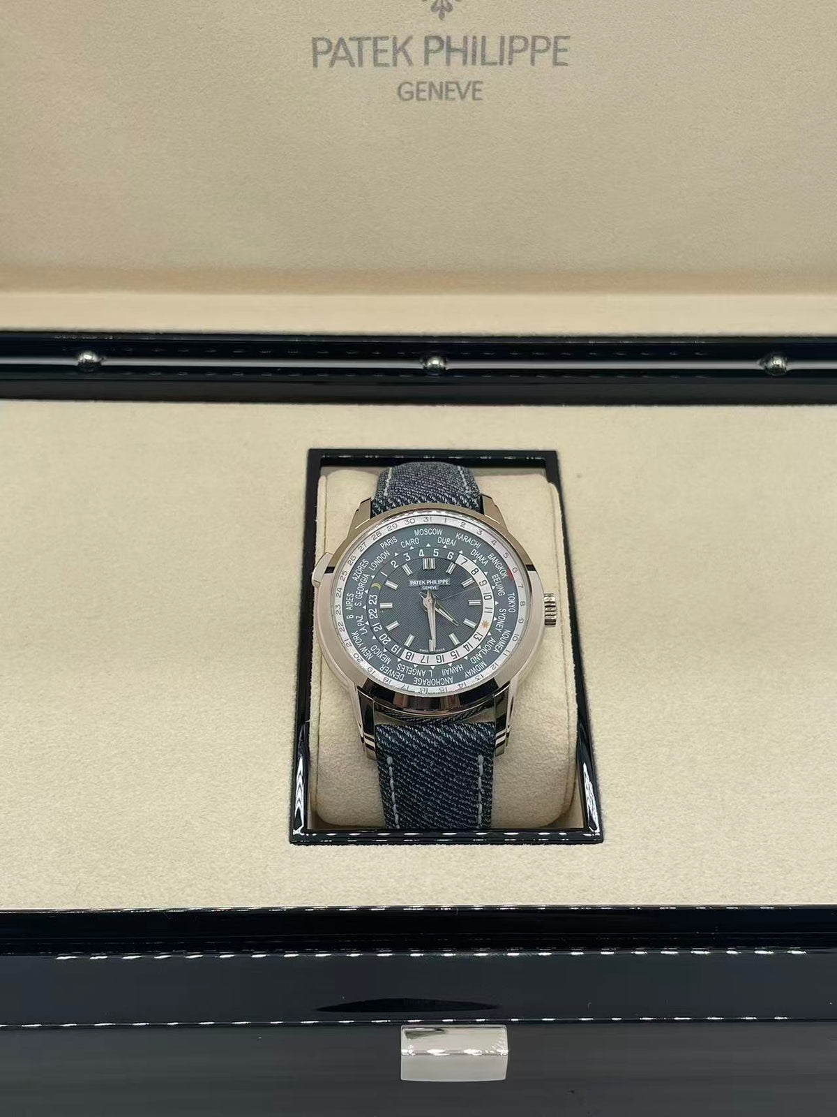 Patek Philippe 5330G-001  2026