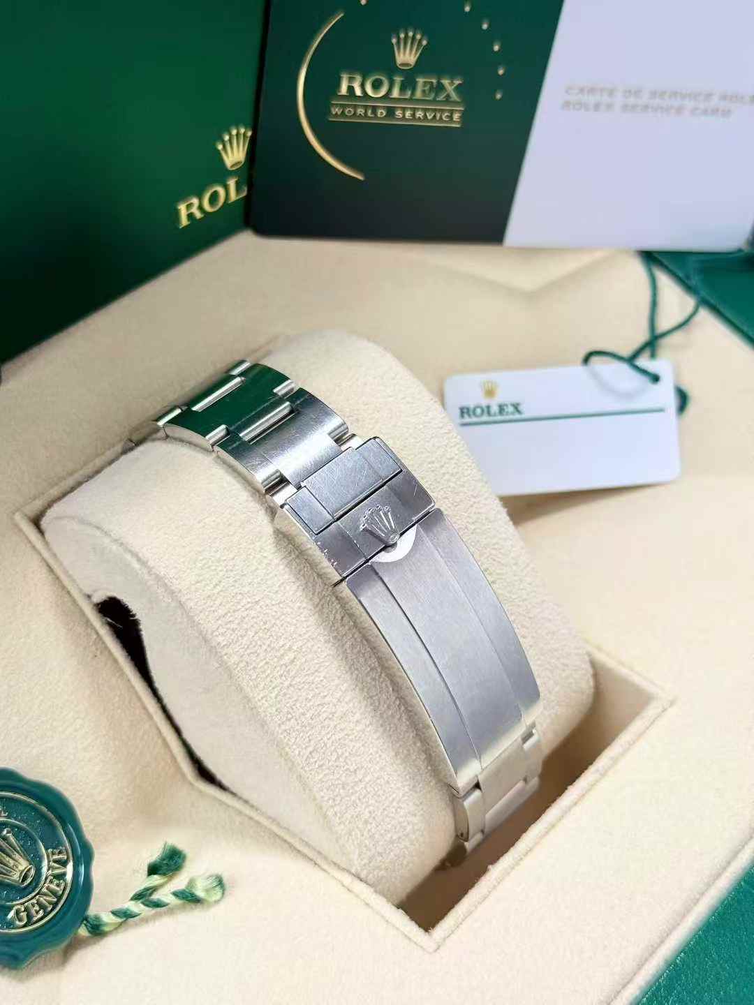 Rolex 116610 black oyster full links