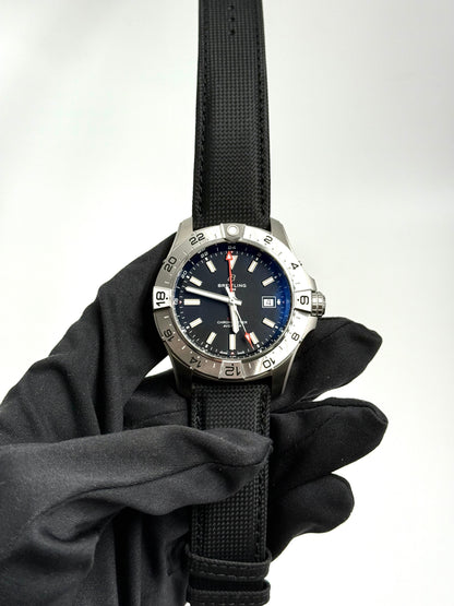 Breitling Avenger Automatic GMT 44  A32320101B1X1