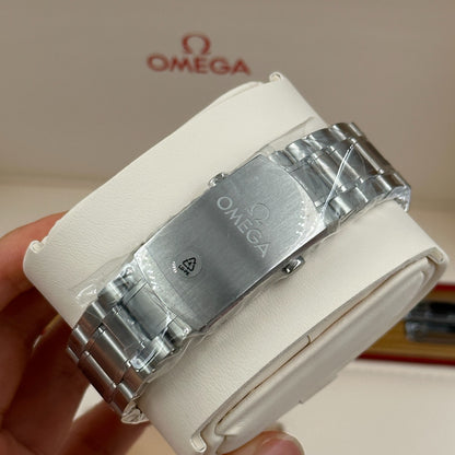 Omega Speedmaster Racing Master 329.30.44.51.01.002