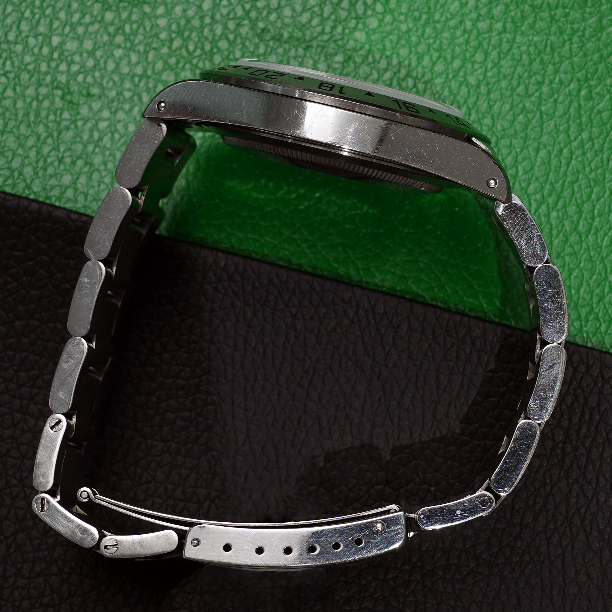 Rolex Explorer II 16570 Black Oyster 1993 full set